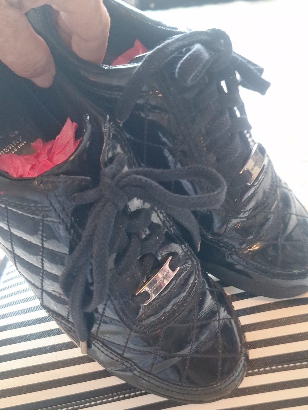 Burberry Black Quilted Patent Lace-Up Sneasks Size 40 - Picture 3 of 7